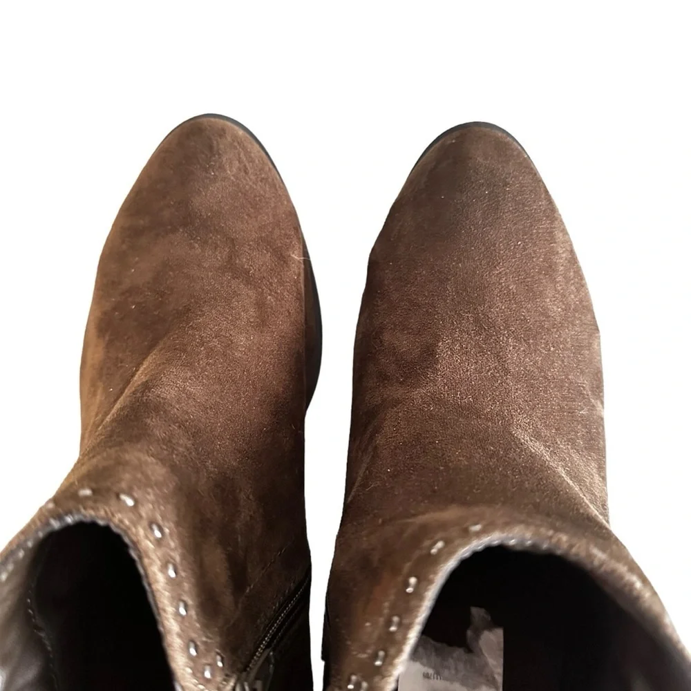 🔴 5 for $40 SALE!  Sonoma Brown Faux Suede studded zipper closure booties sz 9